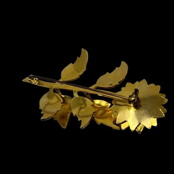 Vintage Flower Brooch Gold‎ White Enamel Accents Textured Layered Faux Pearl Pin - Picture 4 of 11